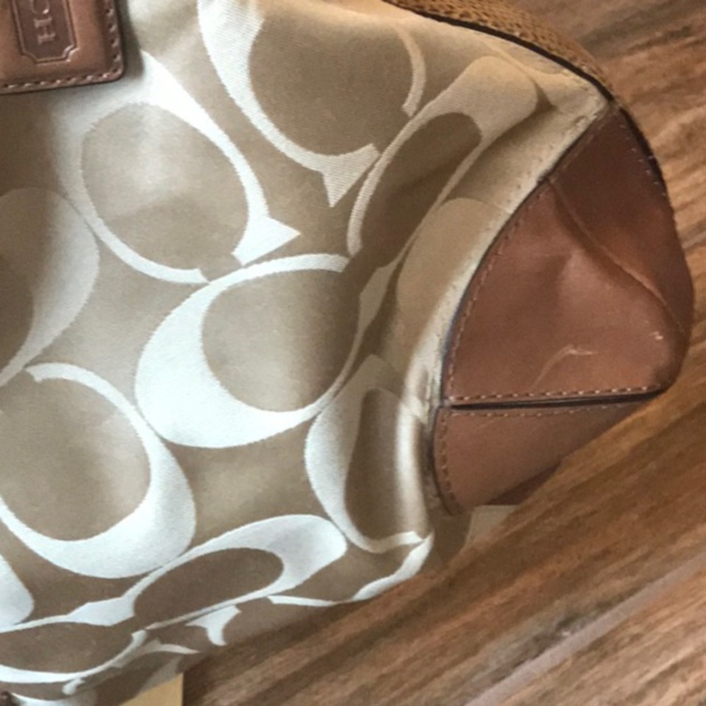 Coach Shoulder Bag EUC - Picture 5 of 7